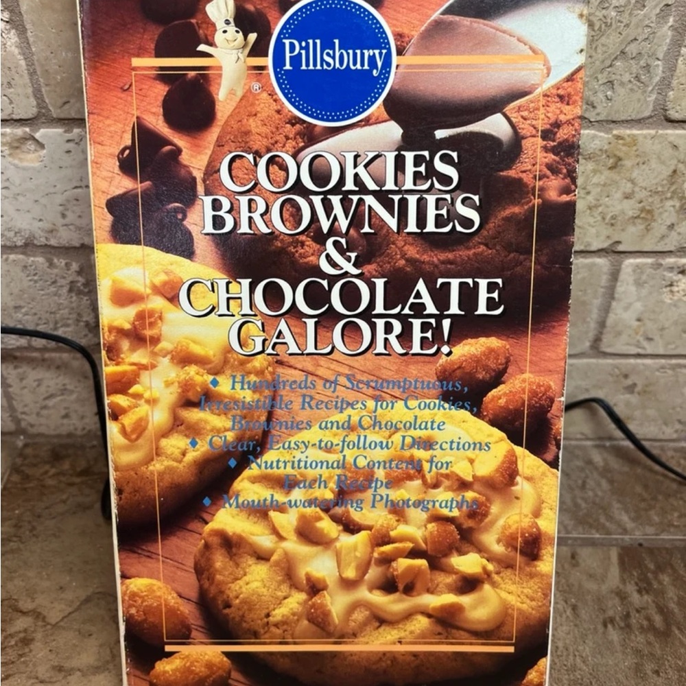 Vintage Pillsbury Cookies Brownies & Chocolate Galore Cookbook set